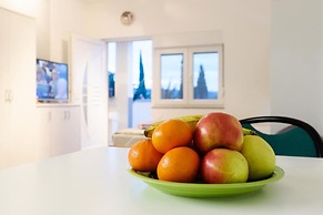 Studio Apartment With Balcony Near Beach Apartmani Orhideja