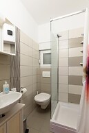 Studio Apartment With Balcony Near Beach Apartmani Orhideja