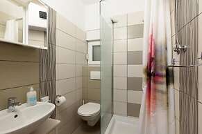 Studio Apartment With Balcony Near Beach Apartmani Orhideja