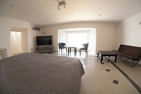 Room-17, Suite for two People