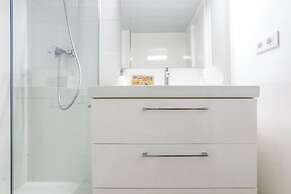 Newly Renovated Beachfront Apartment Ideally Located in Penelope
