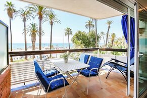 Newly Renovated Beachfront Apartment Ideally Located in Penelope