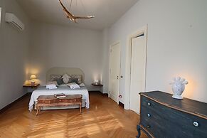 Executive Suite - Calais