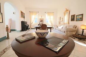 Executive Suite - Calais