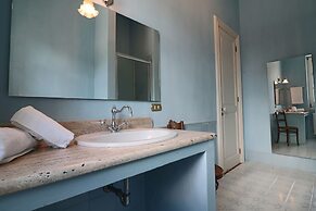 Executive Suite - Calais