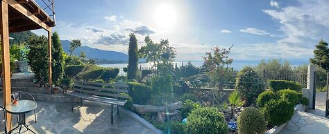 Magical View Studios Asproneri, Kamena Vourla