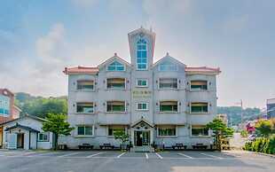 Muju Rainbow Pension