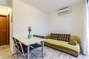 A1 - Spacious apt With the sea View & use of Pool