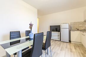 A2 - Spacious apt With the sea View & use of Pool