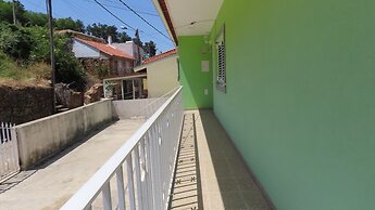 Lovely 3-bed House in Queimada Ideal for Families