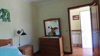 Lovely 3-bed House in Queimada Ideal for Families