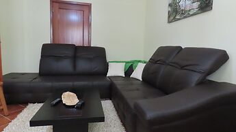 Lovely 3-bed House in Queimada Ideal for Families