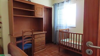 Lovely 3-bed House in Queimada Ideal for Families