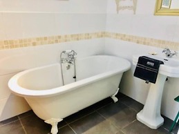 1-bed Luxury Studio Apartment in Tregony, Truro