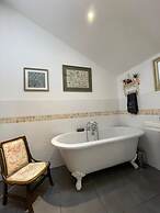 1-bed Luxury Studio Apartment in Tregony, Truro