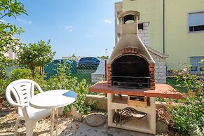 A1 - apt Near Beach With Patio, Parking and Grill