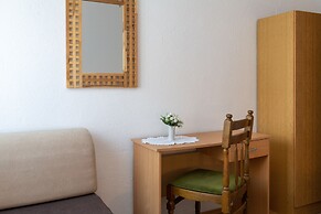 A1 - apt Near Beach With Patio, Parking and Grill