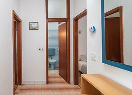 A2 - apt Near Beach w Patio, Parking and Grill