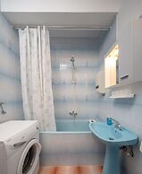 A2 - apt Near Beach w Patio, Parking and Grill