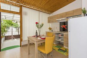 Comfortable Modern Studio With Shaded Patio