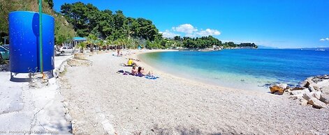 Comfortable Modern Studio With Shaded Patio