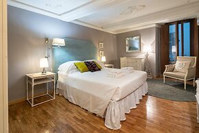 Uffizi Romantic Flat by Mmega