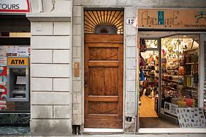 Uffizi Romantic Flat by Mmega