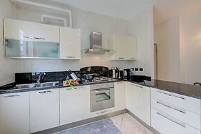 Silvy Apt Salo Charming & Near Center