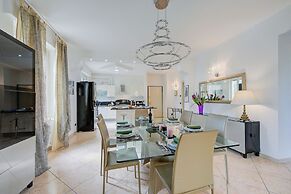Silvy Apt Salo Charming & Near Center