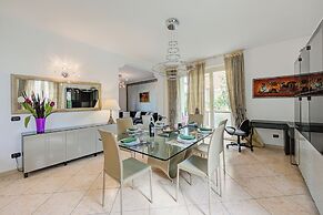 Silvy Apt Salo Charming & Near Center