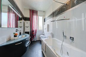 Silvy Apt Salo Charming & Near Center