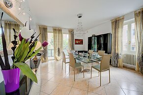Silvy Apt Salo Charming & Near Center