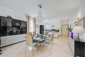 Silvy Apt Salo Charming & Near Center
