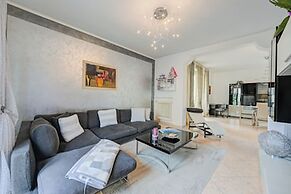 Silvy Apt Salo Charming & Near Center