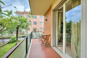 Silvy Apt Salo Charming & Near Center