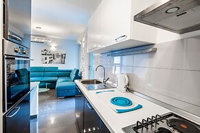 Modern apt Close to Znjan Beach, With big Terrace