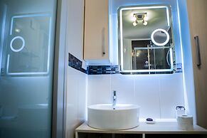 Modern apt Close to Znjan Beach, With big Terrace