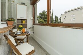 Apt. Near Center With Balcony With the sea View