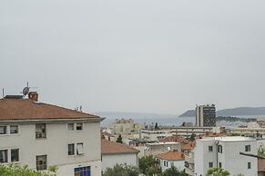 Apt. Near Center With Balcony With the sea View