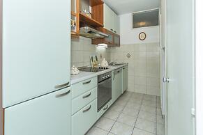 Apt. Near Center With Balcony With the sea View