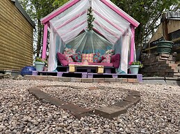 Woodlands Lodge - Come and Enjoy the Good Life