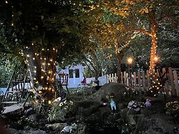Woodlands Lodge - Come and Enjoy the Good Life