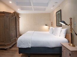 Village Center Condo 1F