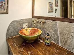 Village Center Condo 1F