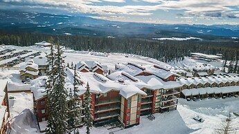 Raven's Nest - Luxury Pet Friendly Condo w/ Private Hot Tub & Mountain