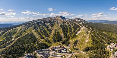 I Spy - Cozy Pet Friendly, Ski In/Ski Out Condo with Private Hot Tub