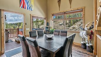 Forest Lane Hideaway - Luxurious Family Friendly Home with Private Hot