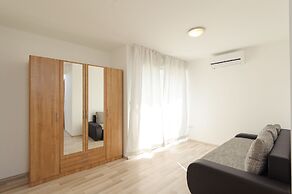 A4 - Spacious apt With the sea View & use of Pool