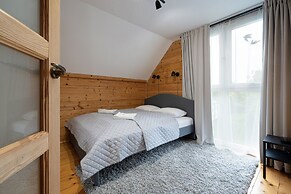 Holiday House With Garden by Renters