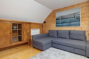 Holiday House With Garden by Renters